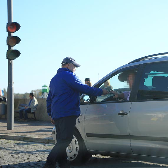 Niektrzy w weekend wjedali. Czytelnik pyta, kim s ci szczciarze