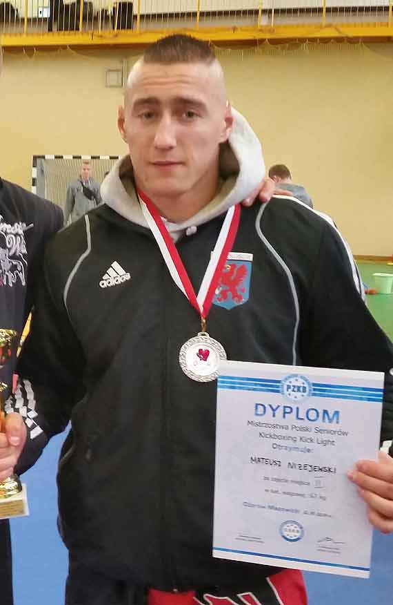 Mateusz Niejewski zosta wicemistrzem Polski w kickboxingu