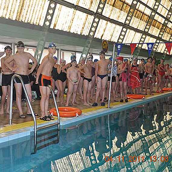 Sztafety pywackie z okazji Dnia Patrona SP nr 1