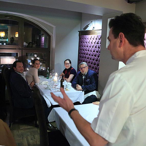 Uczestnik MasterChefa Leszek Wodnicki gotował dla gości w restauracji Casino. Zobacz film!