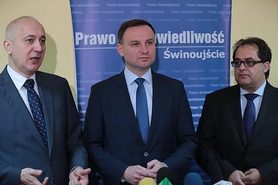 Andrzej Duda: Jak patrzy się na budowę gazoportu widać, że wszystko jest jeszcze rozgrzebane. Zobacz film!