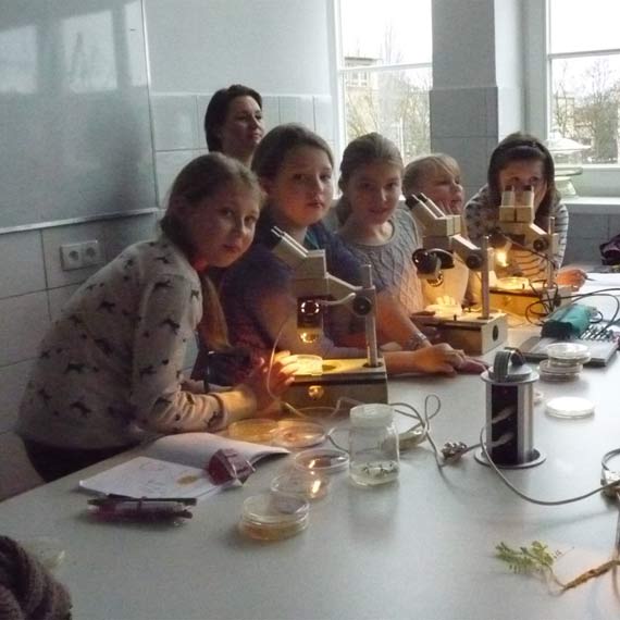 Uczniowie SP 1 i „Noc Biologów”