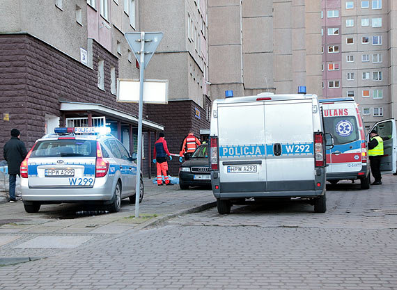 24- latek wyskoczy z 8. pitra wieowca przy ulicy Chrobrego