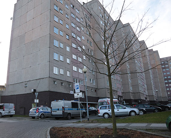24- latek wyskoczy z 8. pitra wieowca przy ulicy Chrobrego