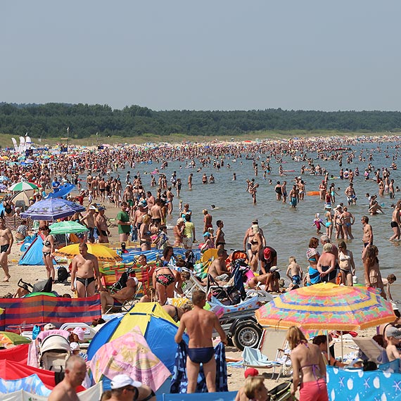 Plaża jak pijalnia piwa i popielniczka?