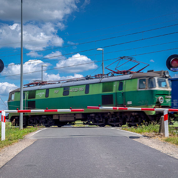 Bezpieczniej na przejazdach kolejowo-drogowych na Pomorzu