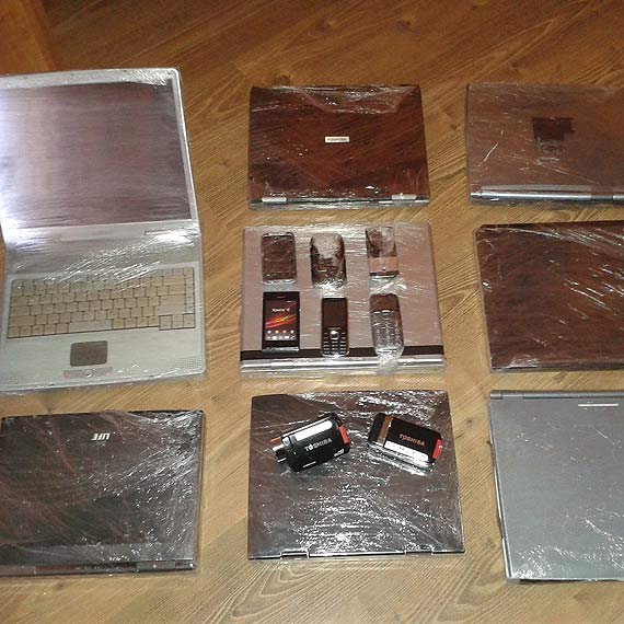 Oszuci wciskali niesprawny sprzt elektroniczny. Teraz grozi im do omiu lat za kratkami