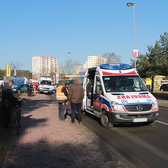 Niemiec wjechał w ogrodzenie. Polacy się zderzyli