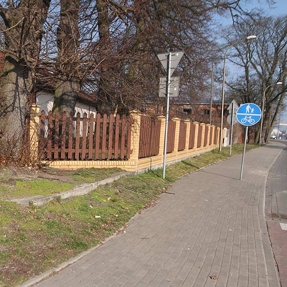 Pracownicy Żeglugi Świnoujskiej zabezpieczyli wystający z ziemi kabel