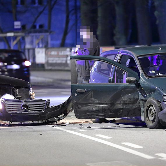 Wymusia pierwszestwo. Volkswagen uderzy w bok fiata