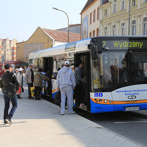 Autobusem czy samochodem? Trwa dyskusja nad przyszoci transportu zbiorowego w winoujciu