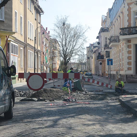 Wszędzie rozkopane. Jak tu jeździć?