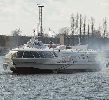 Wodolotem ze Szczecina do winoujcia. Bosman wraca na tras