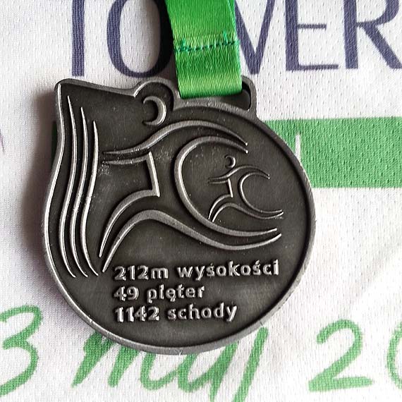 „PRZEŚCIGNIJ WINDĘ, POKONAJ SCHODY”