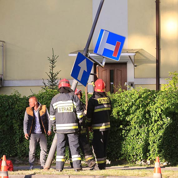 Korozja zjadła latarnie uliczną przy Chrobrego. O mały włos runęłaby na przechodniów