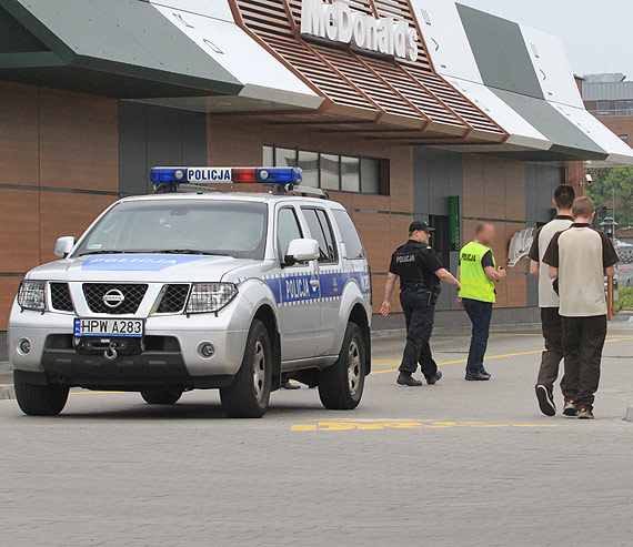 Bomba w McDonald's? Ewakuowano wszystkich pracownikw i klientw