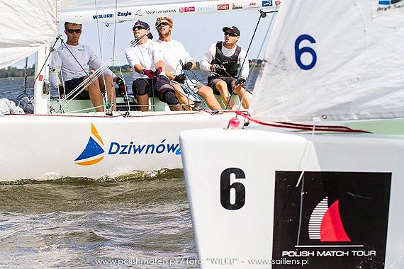 David Gilmour zwycięża rundę kwalifikacyjną Dziwnów Match Race Trwają regaty Polish Match Tour w Dziwnowie