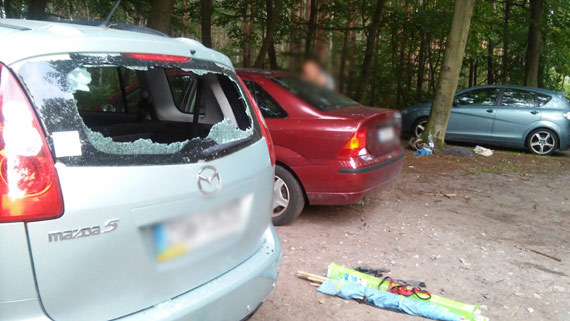 Zodzieje okradli dwa samochody na lenym parkingu! Pomcie ustali sprawcw, podajemy rysopis!
