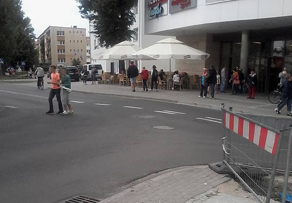 Czytelniczka: Gdzie są barierki?!