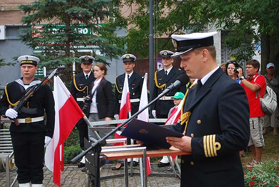 wito Wojska Polskiego w skwarze