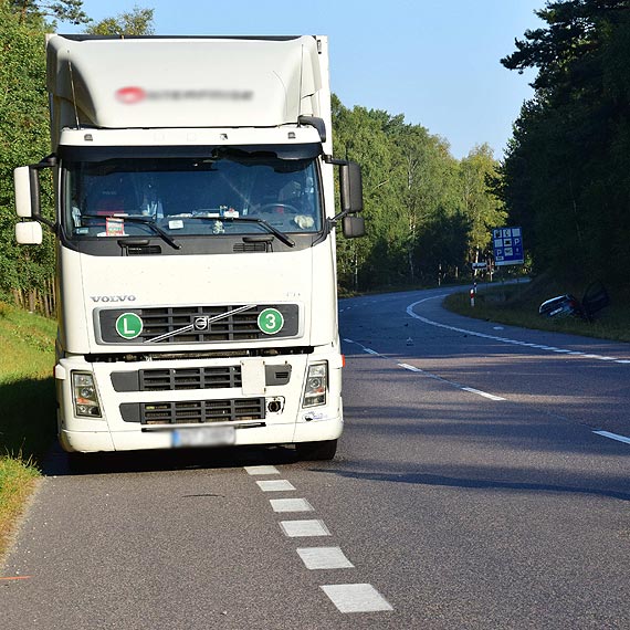Zderzenie audi z tirem. Musiał lądować śmigłowiec