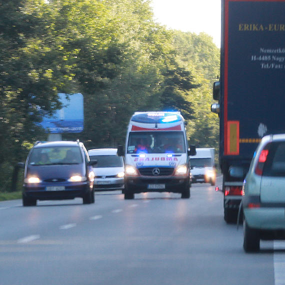 Potrącenie na Warszowie. Kierowca zahaczył przyczepą pieszego