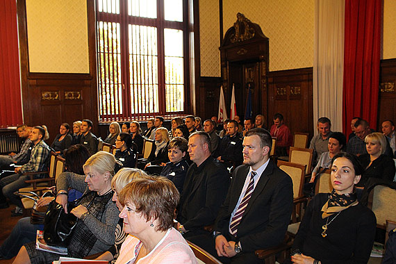 „Widzieć niewidzialnie” - konferencja o handlu ludźmi
