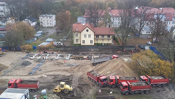 300 % normy? - cała Polska ma wolne, a na budowie wre...