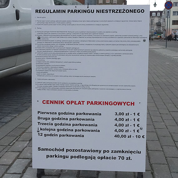 Czytelnik: Pomysł z płatnym parkingiem przed przychodnią to absurd!