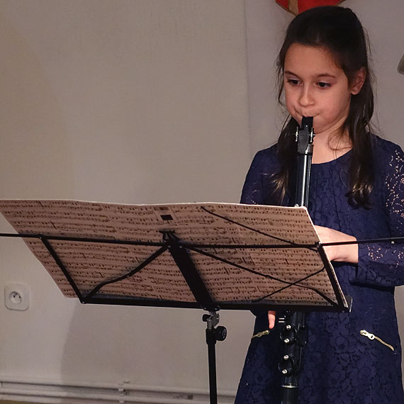Dzieci zagrały nie tylko dzieciom. Wyjątkowy koncert w Miejscu Sztuki 44