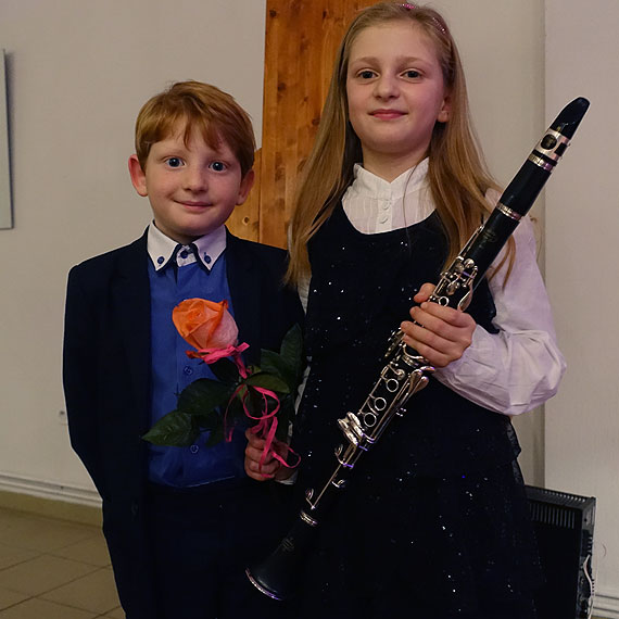Dzieci zagrały nie tylko dzieciom. Wyjątkowy koncert w Miejscu Sztuki 44