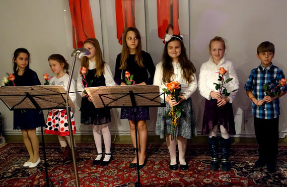 Dzieci zagrały nie tylko dzieciom. Wyjątkowy koncert w Miejscu Sztuki 44