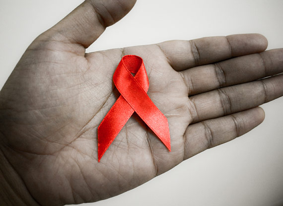 1 grudnia walczymy z AIDS! Czerwona wstka to symbol solidarnoci z chorymi!