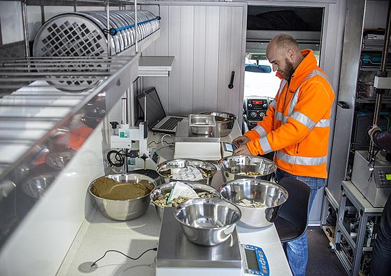 Pierwsze laboratoria mobilne na straży jakości inwestycji PLK