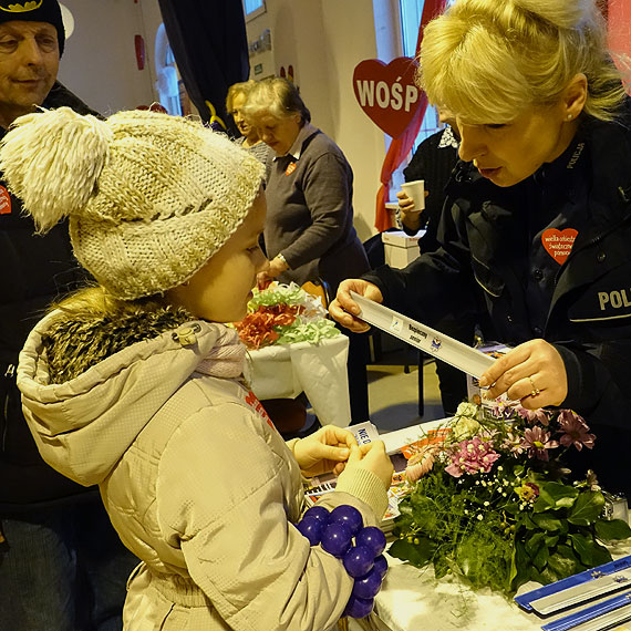 WOŚP gra na całego. Plac Mickiewicza opanowany przez orkiestrowe granie
