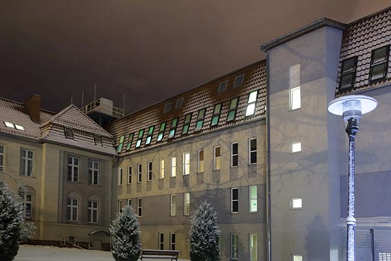 Laserowy dręczyciel przy Wybrzeżu Władysława IV, terroryzuje chore osoby w szpitalu i oślepia kierowców!