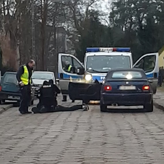 Ukrad golfa i jedzi nim ponad 3 godziny po winoujciu! Zosta zatrzymany na Mazowieckiej! Zobacz film!
