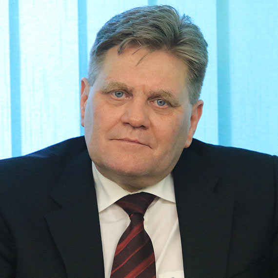 Mieszkaniec: Panie prezydencie! My mieszkańcy, zabieramy Panu prawo pierwszeństwa wjazdu na promy!