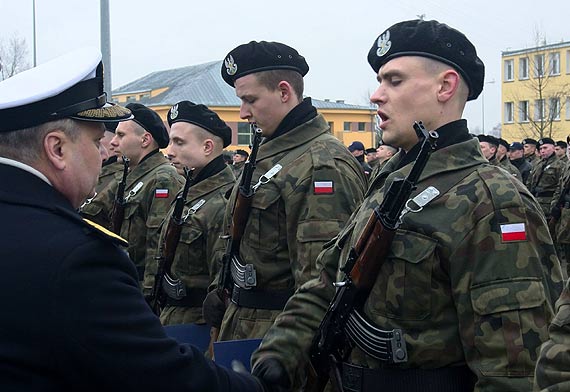 Blisko 100 marynarzy elewów złożyło uroczystą przysięgę wojskową!