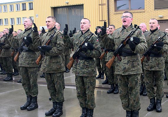Blisko 100 marynarzy elewów złożyło uroczystą przysięgę wojskową!
