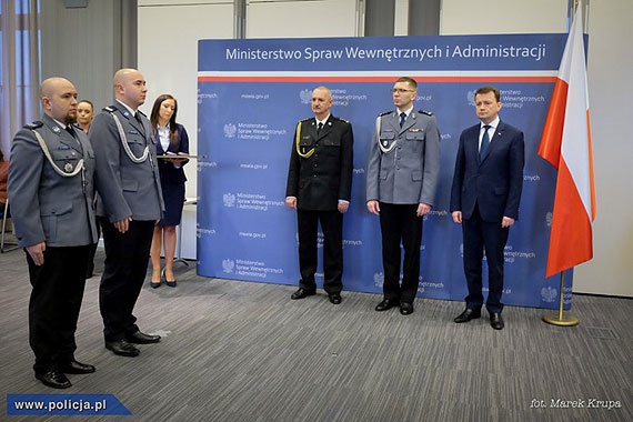 Policjanci odznaczeni za dzielność