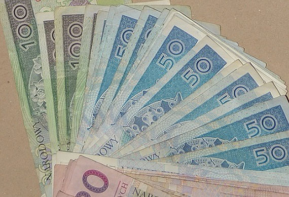 31- latka okradaa nowo poznanych mczyzn. W cigu dwch dni zdya okra trzech mczyzn i usiowaa przekupi policjantw 