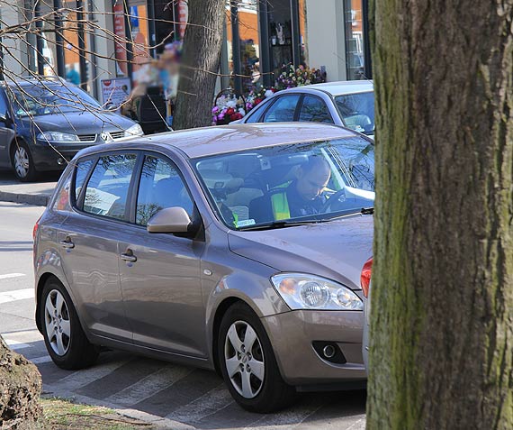 Kolizja na Powstacw lskich! 58-latka uderzya mercedesem w toyot! 