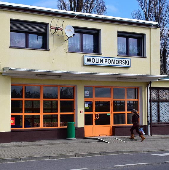 Stacje widma?