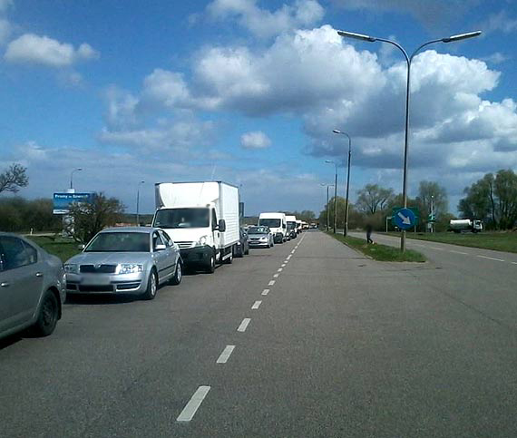 Czytelnik: gigantyczna kolejka na przeprawie Karsibr po prawobrzenej czci miasta!