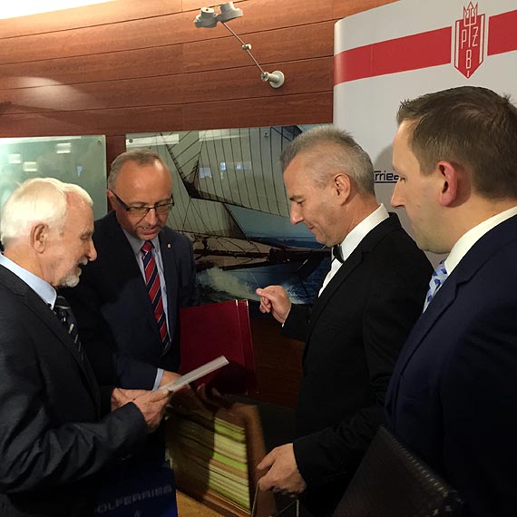 Gala Jubileuszowa z okazji 40-lecia Polskiej eglugi Batyckiej w Hotelu Aquarius w Koobrzegu. Dowiedz si co planuje PB! Zobacz film!