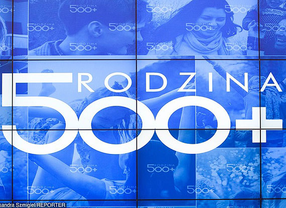 Pierwsze wypaty programu „Rodzina 500 +”. Do 21 kwietnia wpyno 1177 wnioskw