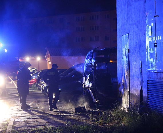 Podpalacz grasowa przy ulicy Matejki! W nocy podpali przyczep kempingow, mietnik oraz wzek! Policja nie potwierdza, aby piroman zosta zatrzymany