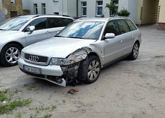 Chcieli wysadzić cały blok! Parcianymi pasami o 1:00 w nocy próbowali wyrwać rurę z gazem! Gdy uciekali, uderzyli samochodem w drzewo