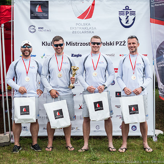 Jacht Klub Kamień Pomorski triumfuje w Świnoujściu!